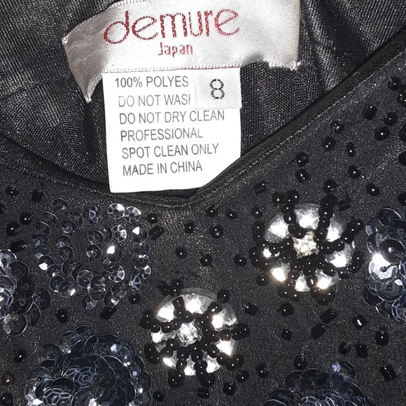 Demure Dress from Japan - Picture 10 of 11